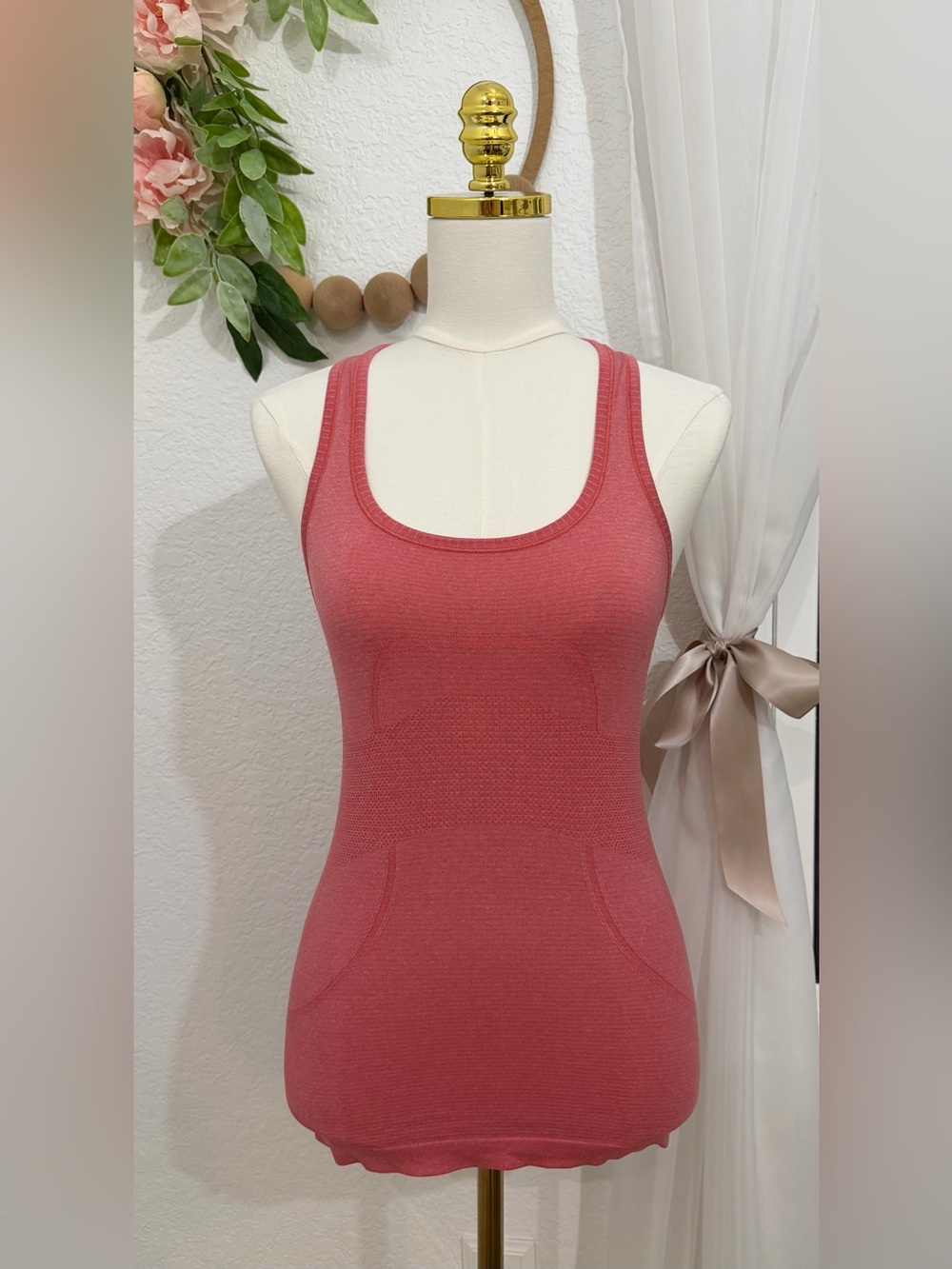 lululemon Ebb to Street Tank Top Light Support B/C Cup In Pink Size 4 WORN ONCE